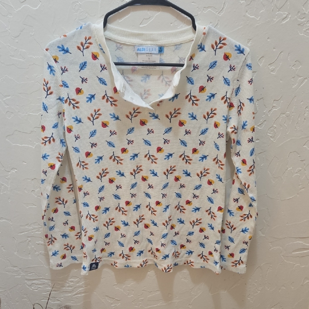 3/$10 Aldi Gear Cream Waffle Sweater with Leaf Accents